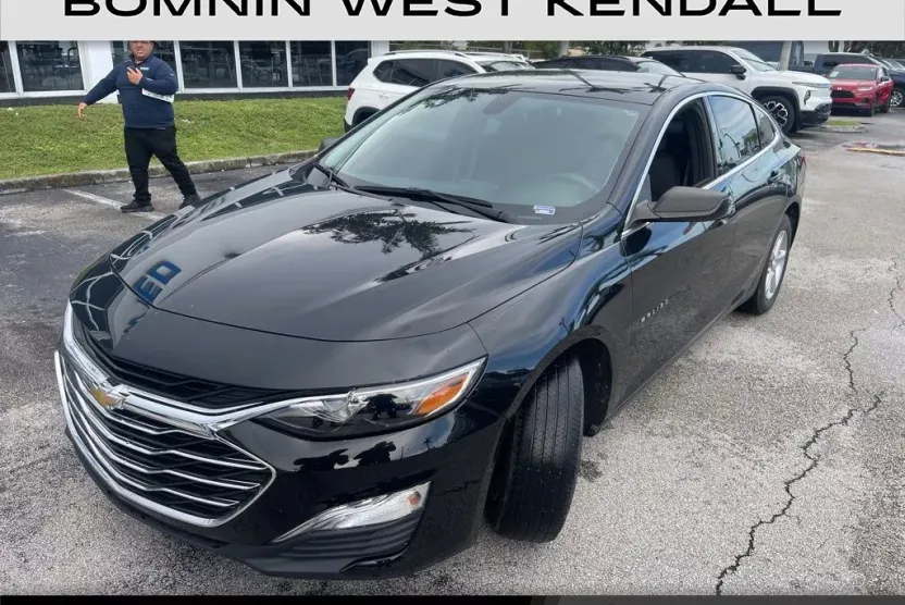 2022 Chevrolet Malibu LS photo 1