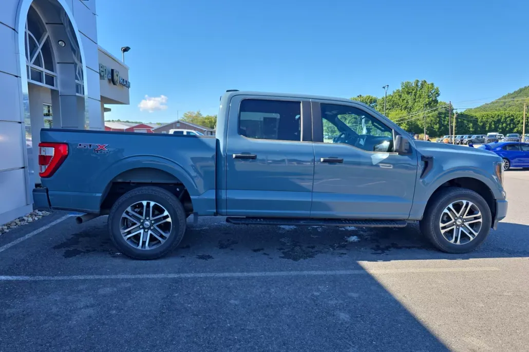 2023 Ford F-150 XL photo 1