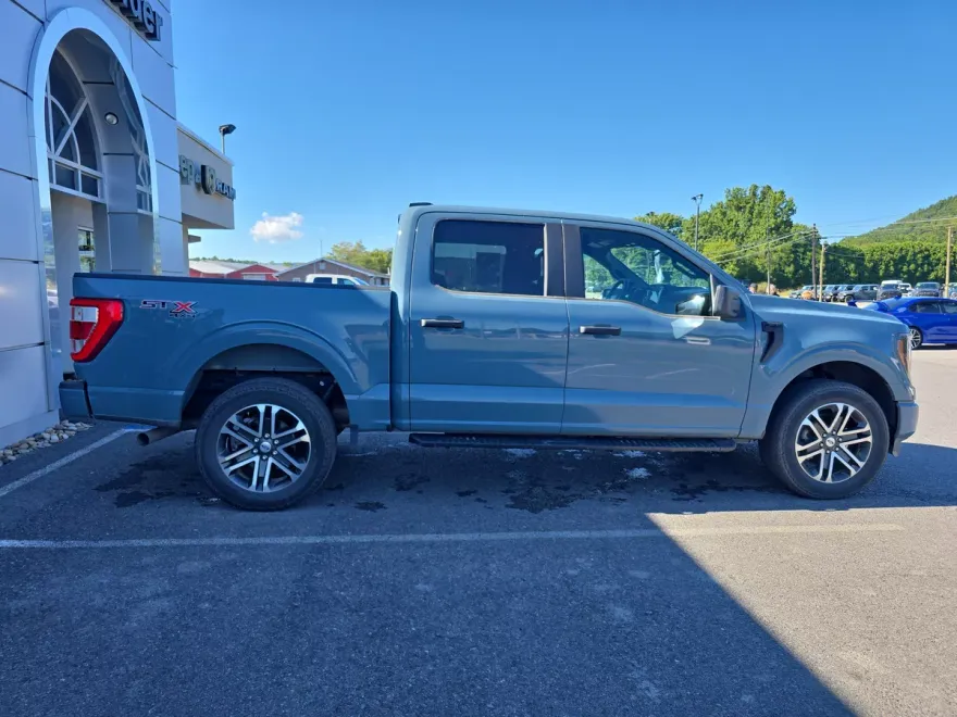 2023 Ford F-150 XL photo 1