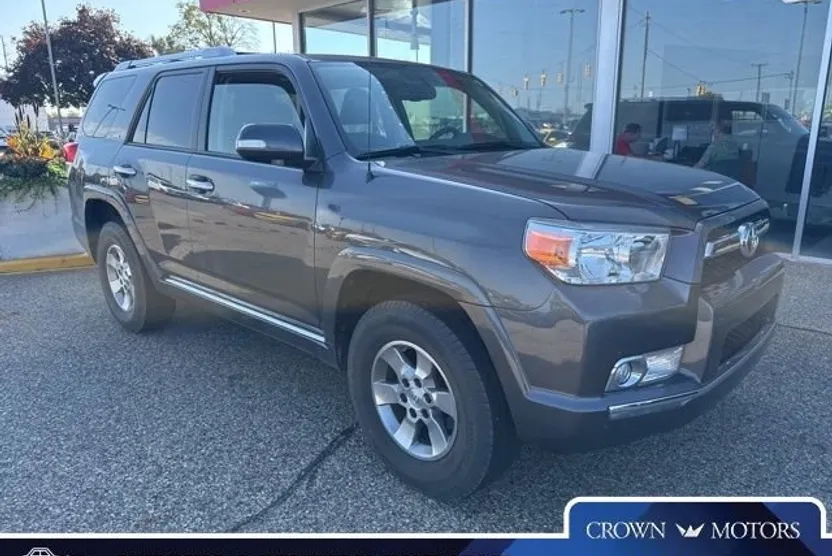2013 Toyota 4Runner SR5 photo 1