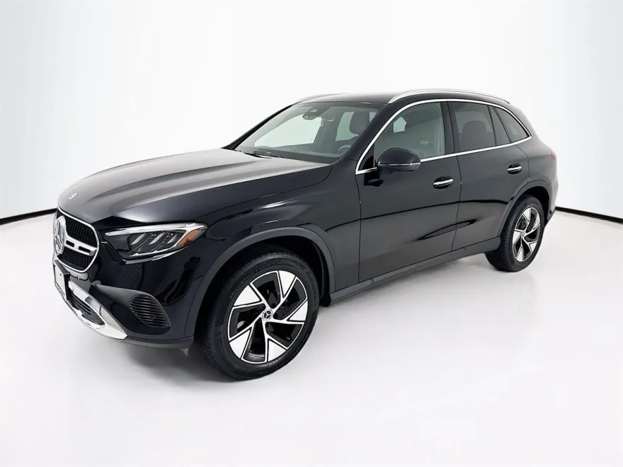 2024 Mercedes Benz GLC 300 4MATIC photo 1