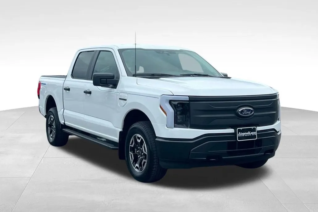 2023 Ford F-150 Lightning photo 1