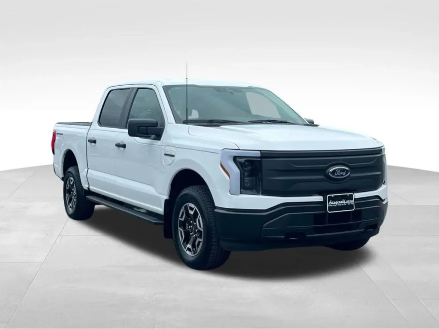2023 Ford F-150 Lightning photo 1