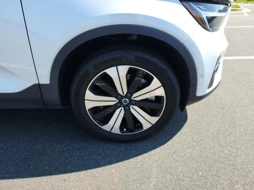 2023 Volvo C40 Recharge Plus photo 1