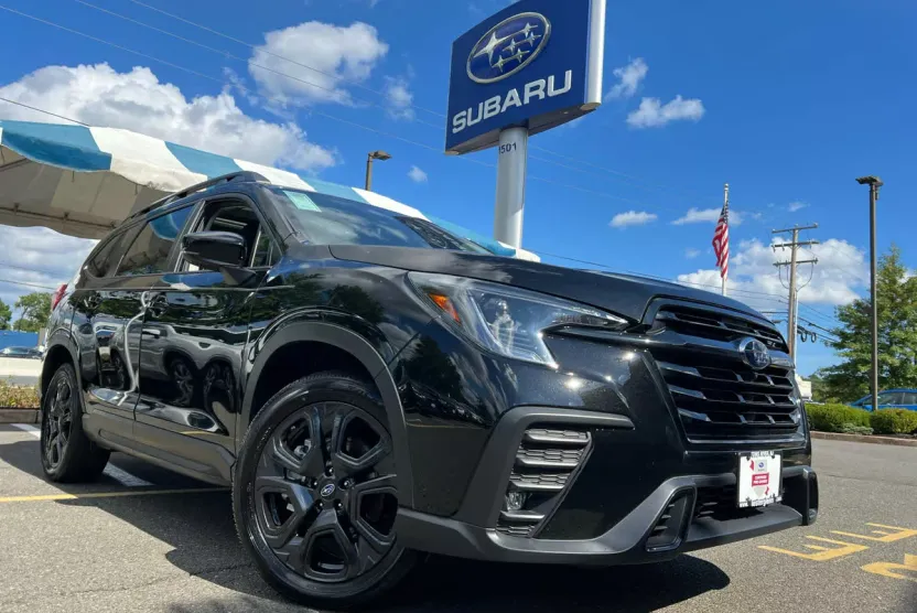 2025 Subaru Ascent Onyx Edition Touring photo 1