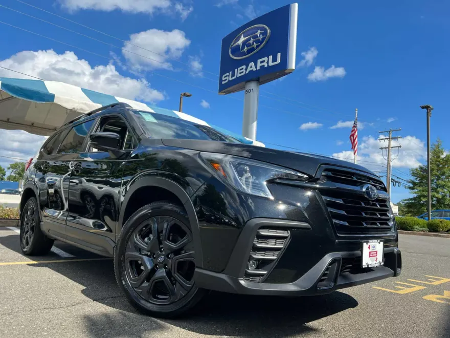 2025 Subaru Ascent Onyx Edition Touring photo 1