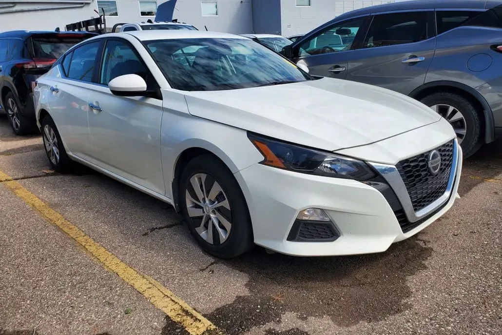 2022 Nissan Altima 2.5 S photo 1