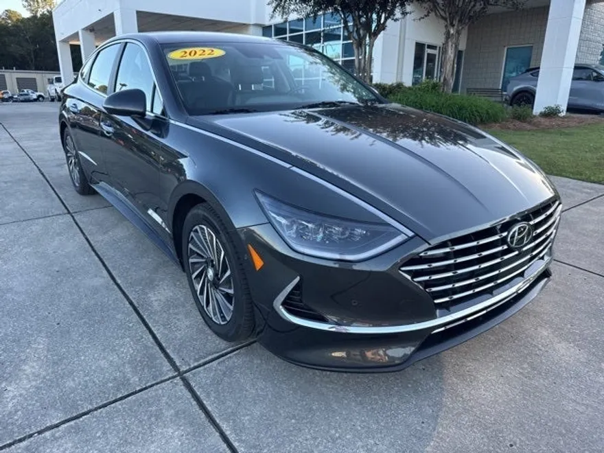 2022 Hyundai Sonata Hybrid Limited photo 1