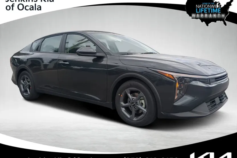 2025 Kia K4 LXS photo 1