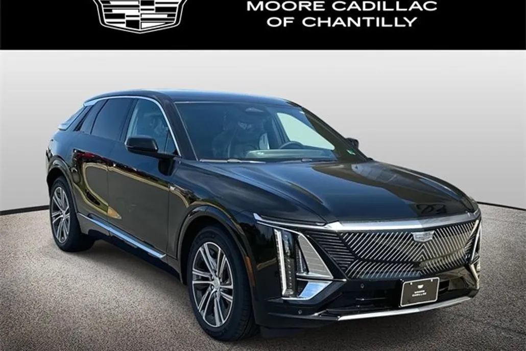 2025 Cadillac Lyriq Luxury photo 1