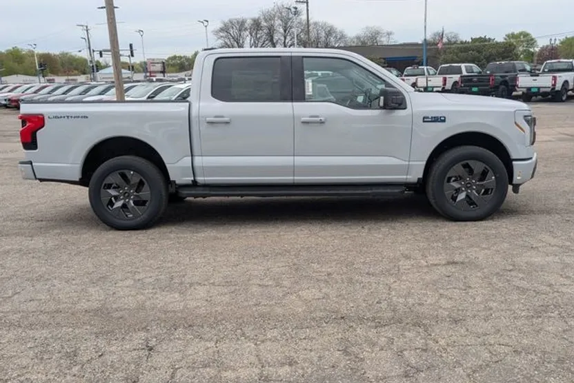 2025 Ford F-150 Lightning photo 1
