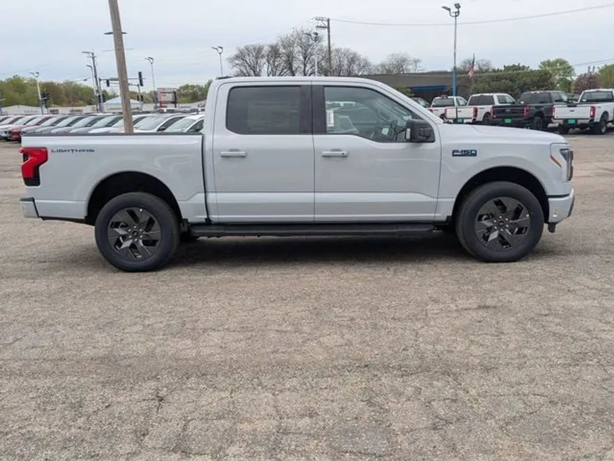 2025 Ford F-150 Lightning photo 1