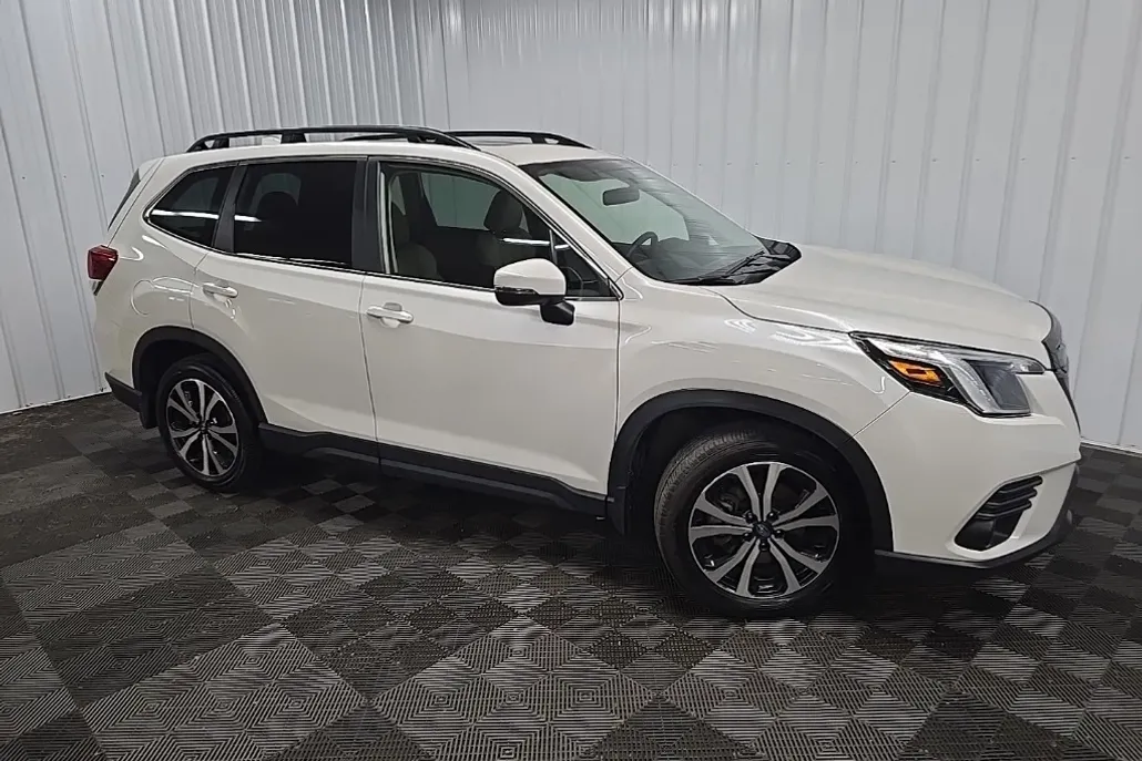 2023 Subaru Forester Limited photo 1