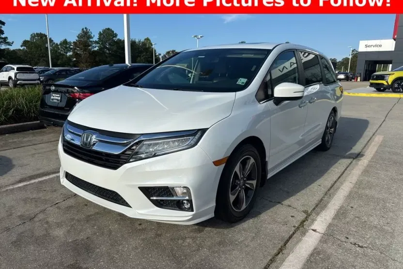 2020 Honda Odyssey Touring photo 1
