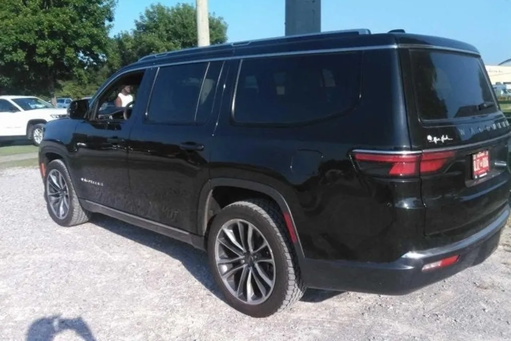 2022 Jeep Wagoneer Series III photo 1