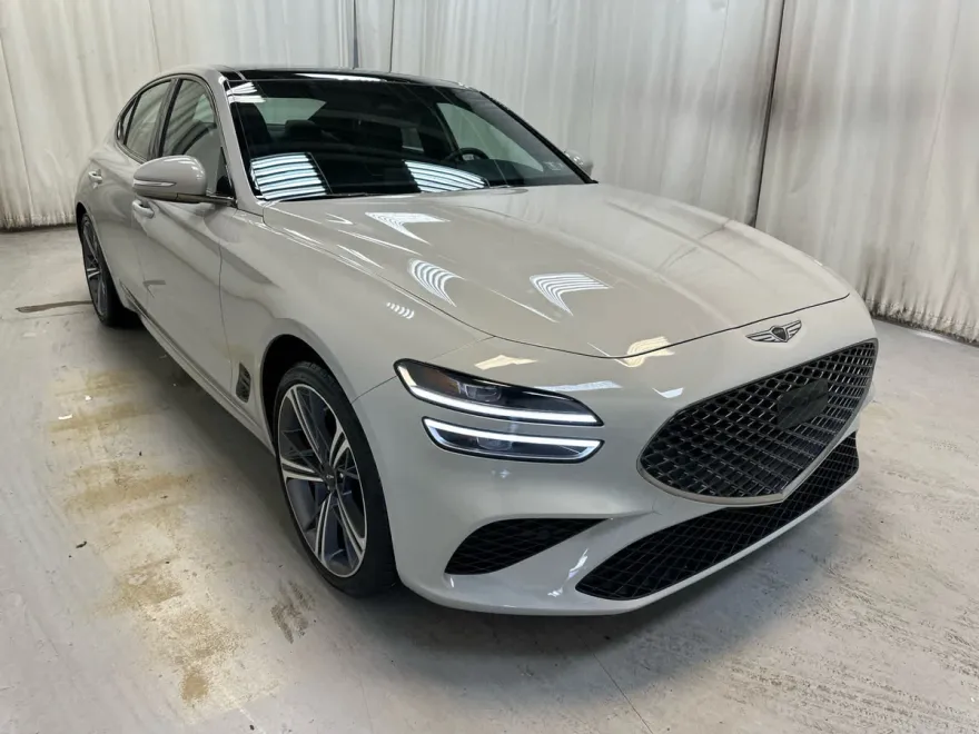 2025 Genesis G70 2.5T Sport Prestige photo 1