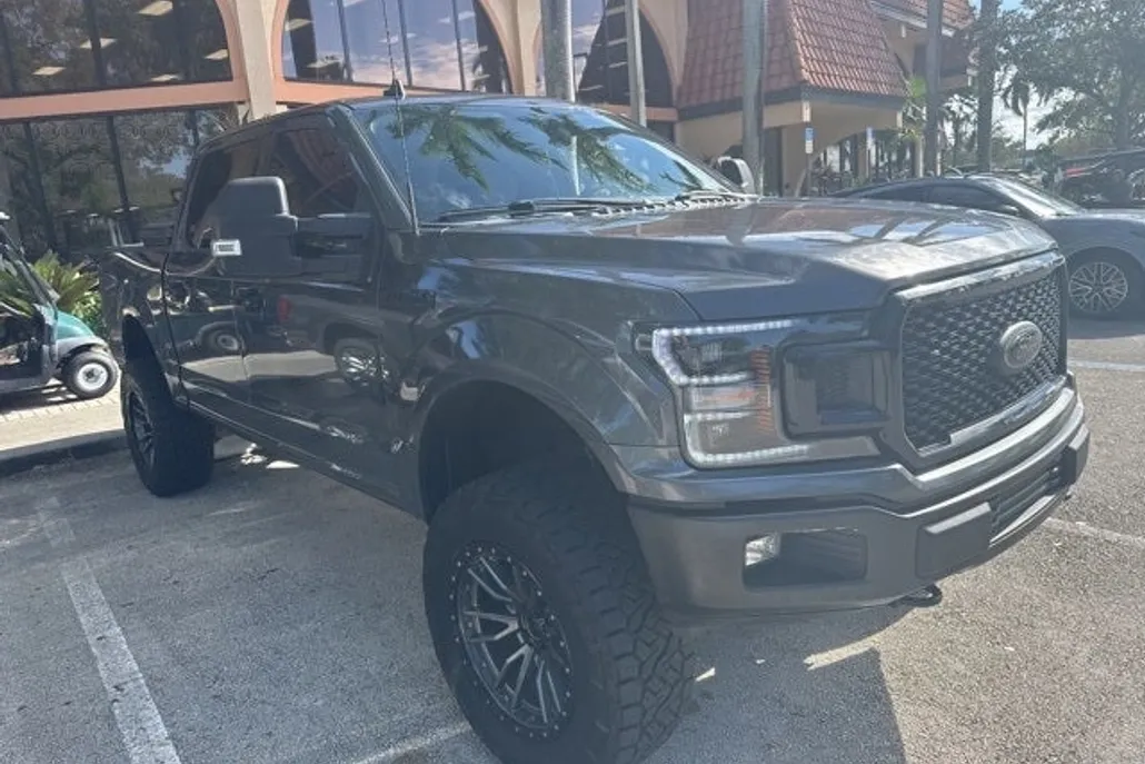 2020 Ford F-150 XLT photo 1