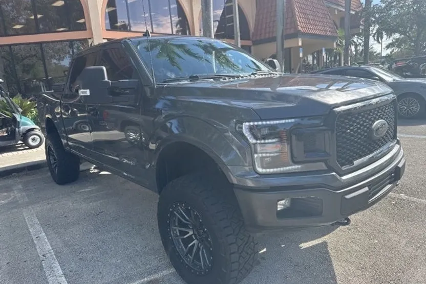 2020 Ford F-150 XLT photo 1