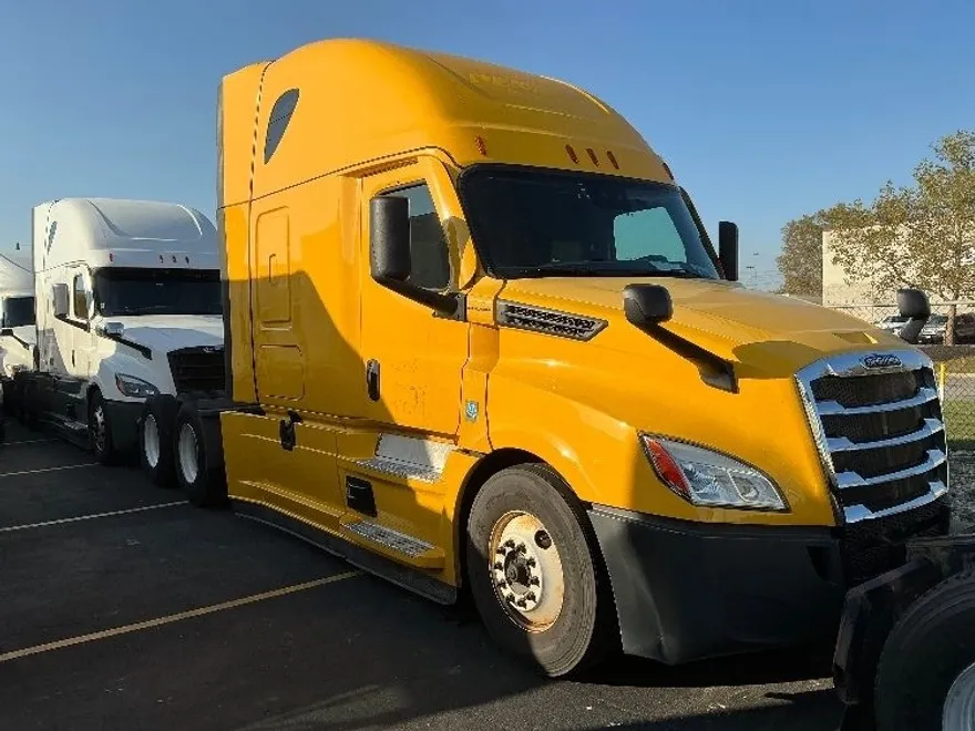 2022 Freightliner Cascadia 126" Sleeper Cab photo 1