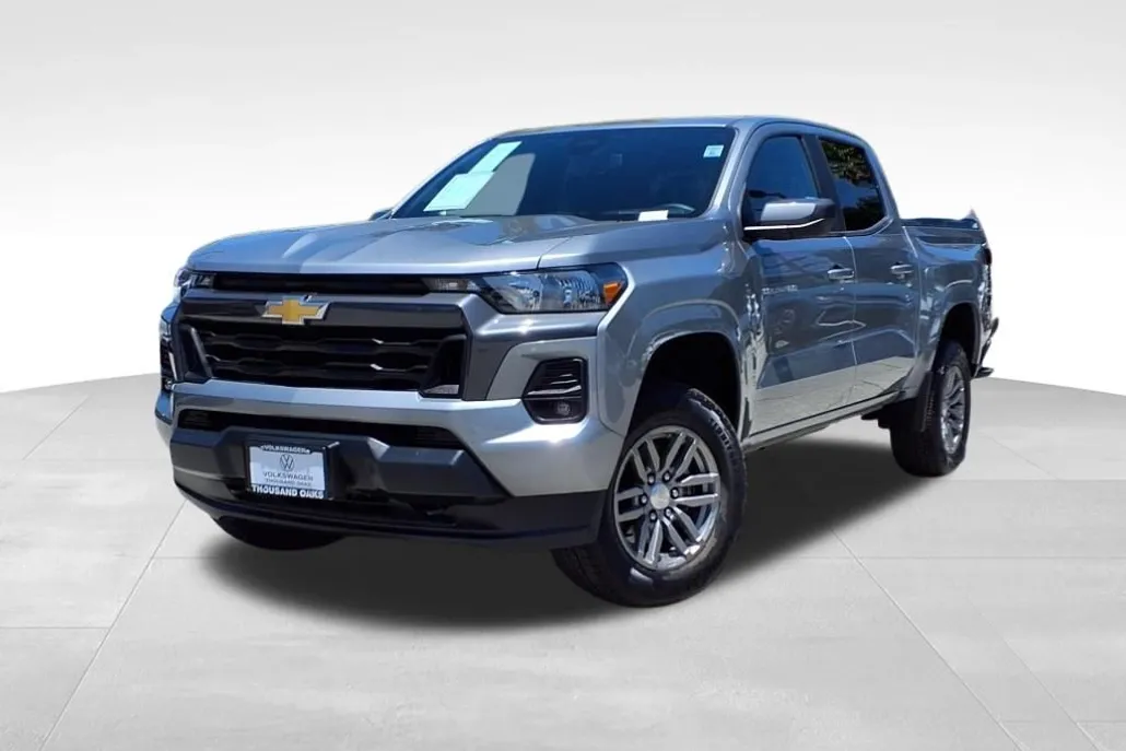 2023 Chevrolet Colorado LT photo 1