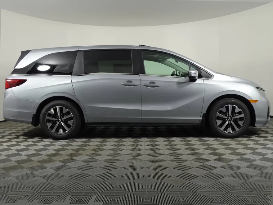 2026 Honda Odyssey EX-L photo 2