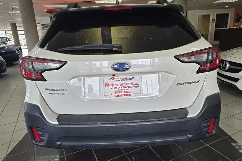2022 Subaru Outback Premium photo 1