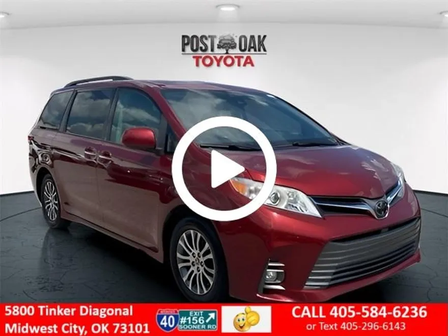 2020 Toyota Sienna XLE photo 1