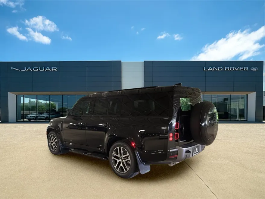 2025 Land Rover Defender 130 X-Dynamic SE photo 1