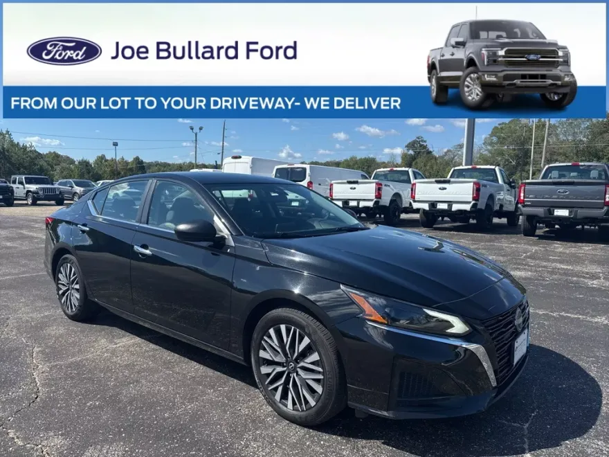 2024 Nissan Altima 2.5 SV photo 1
