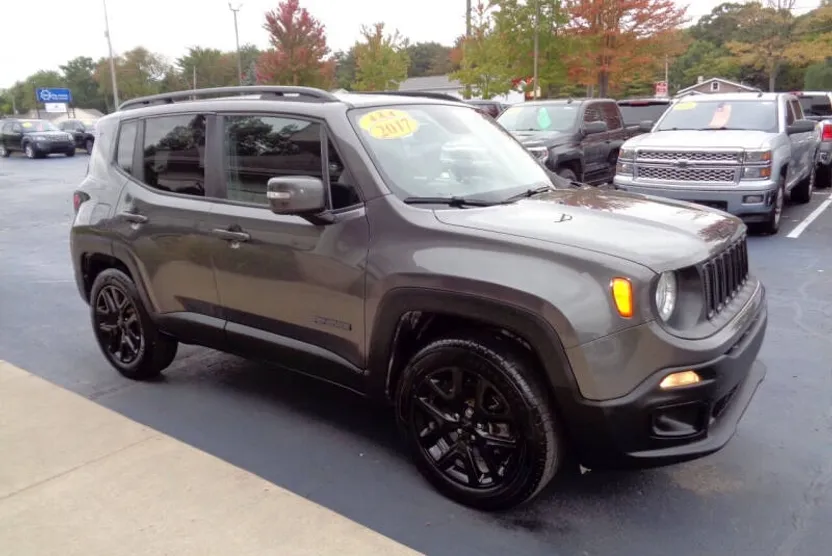2017 Jeep Renegade Latitude photo 1