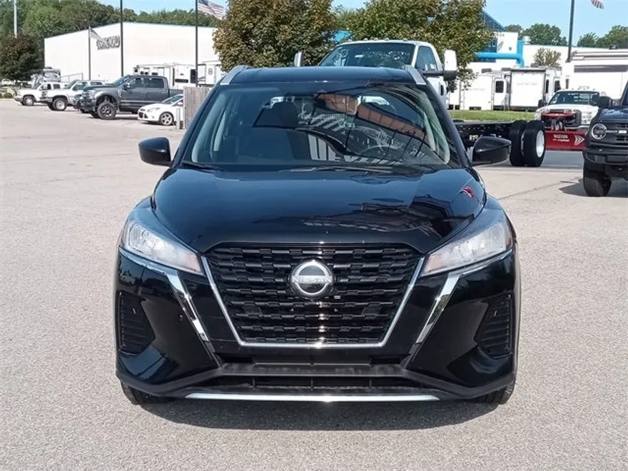 2024 Nissan Kicks SV photo 1