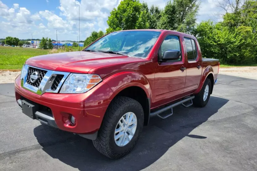 2019 Nissan Frontier Crew Cab SV photo 1
