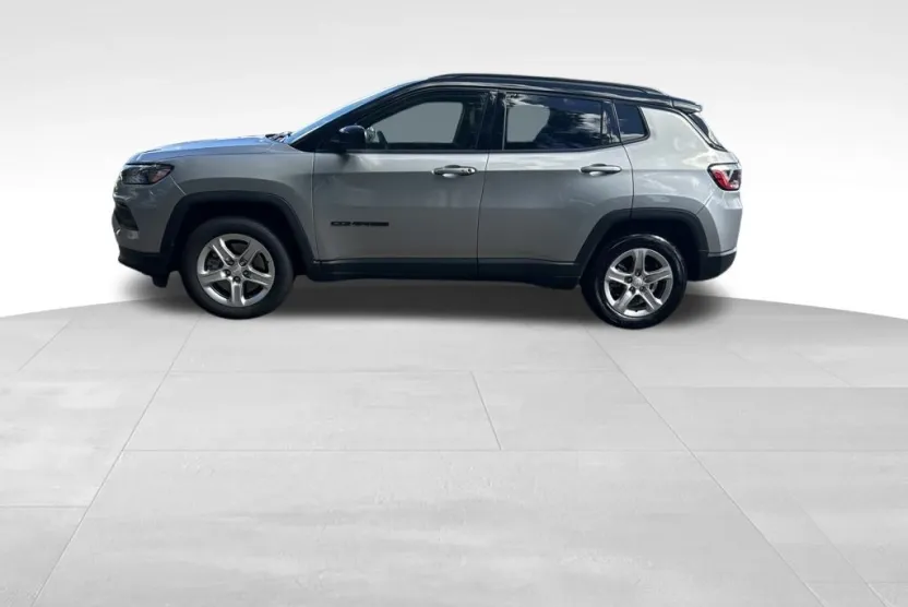 2024 Jeep Compass Latitude photo 1