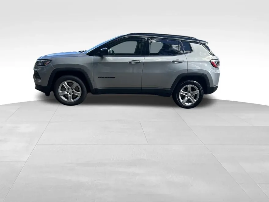 2024 Jeep Compass Latitude photo 1
