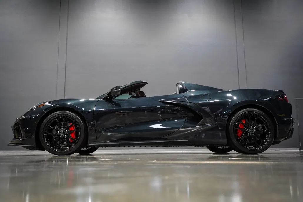 2024 Chevrolet Corvette 2LT Convertible photo 1