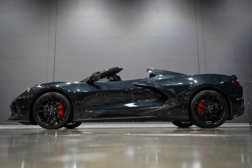 2024 Chevrolet Corvette 2LT Convertible photo 1
