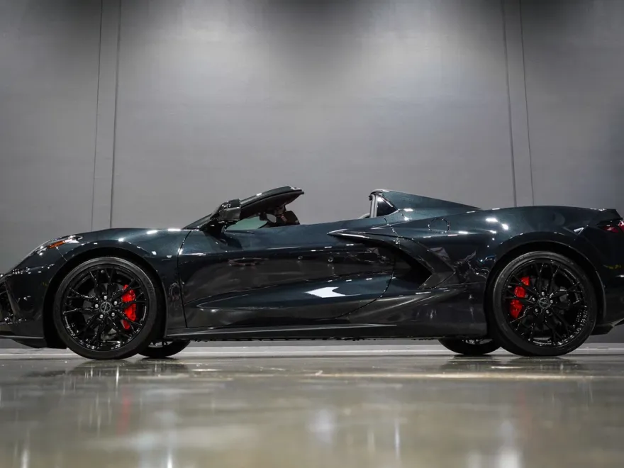 2024 Chevrolet Corvette 2LT Convertible photo 1