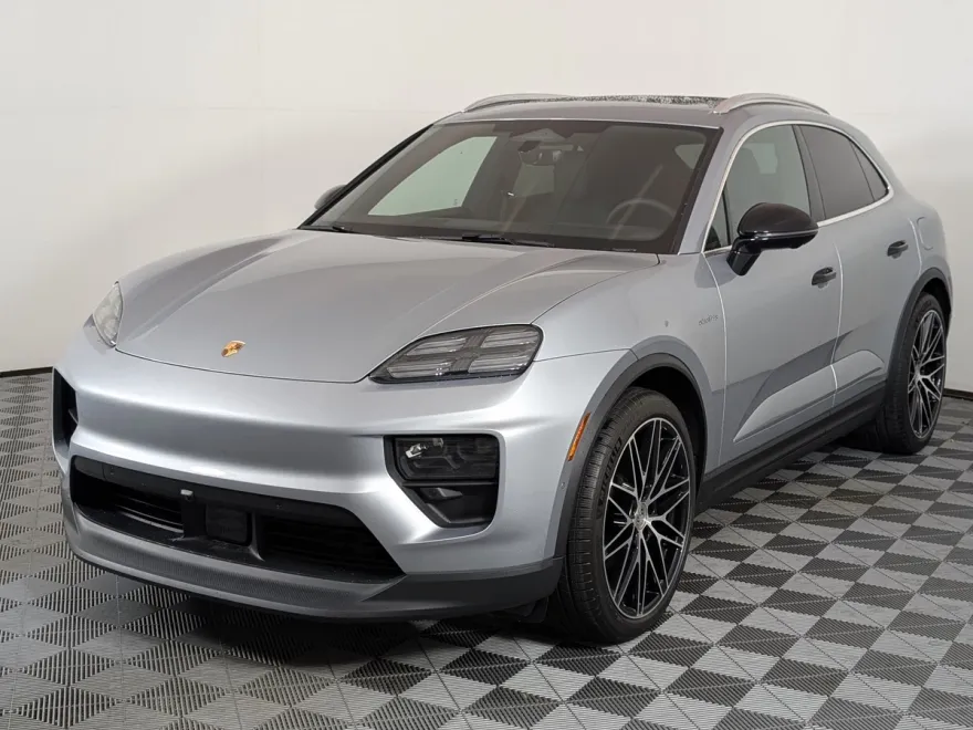 2025 Porsche Macan Electric 4 photo 1