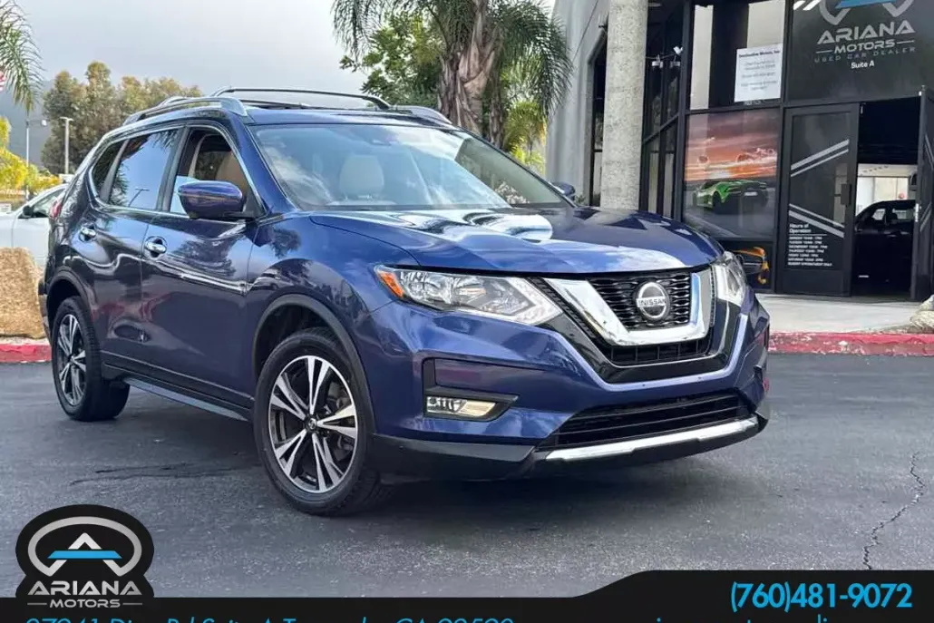 2020 Nissan Rogue SV photo 1