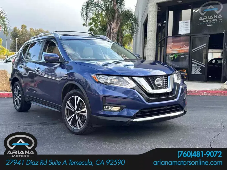 2020 Nissan Rogue SV photo 1