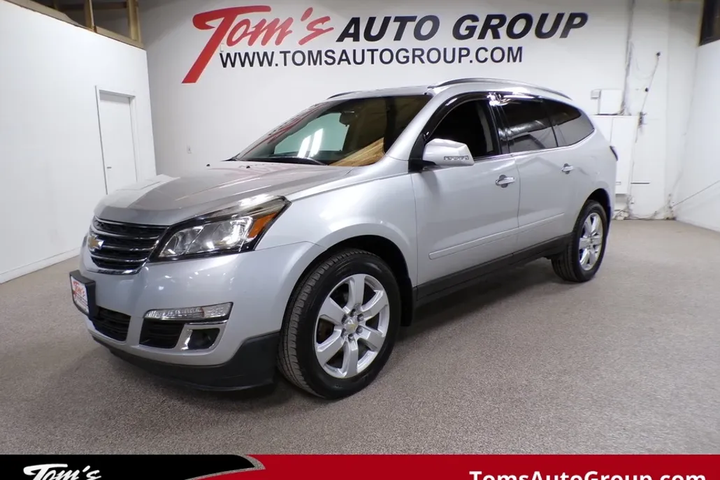 2017 Chevrolet Traverse 1LT photo 1