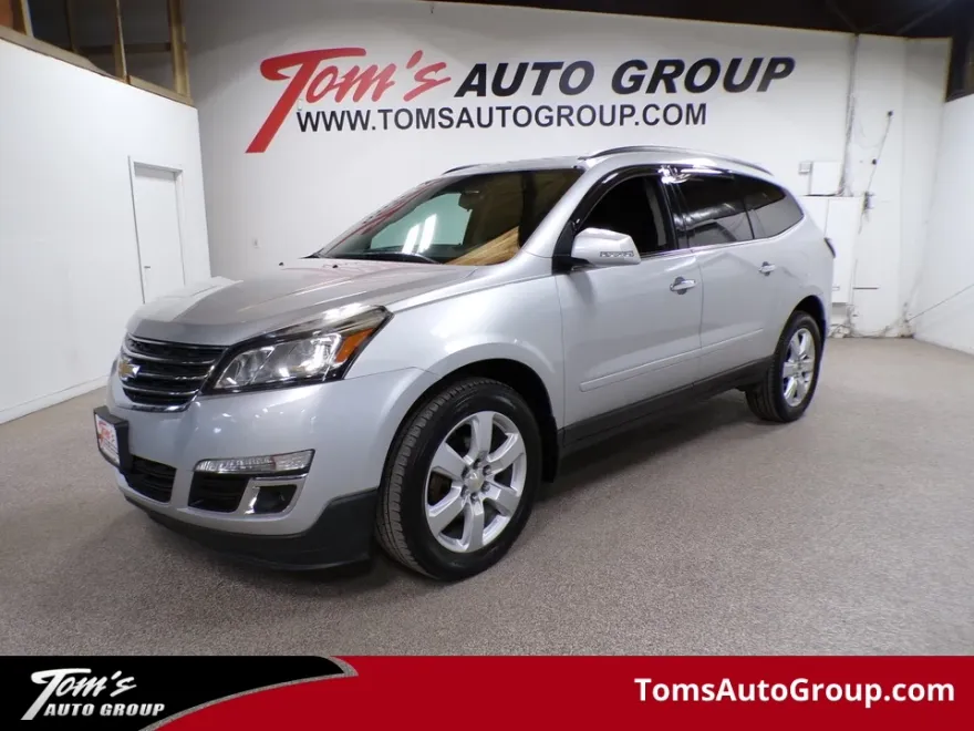 2017 Chevrolet Traverse 1LT photo 1