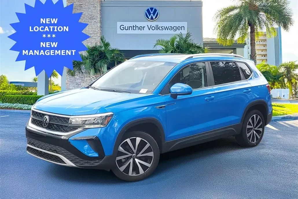 2023 Volkswagen Taos SE photo 1