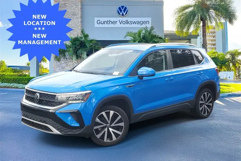 2023 Volkswagen Taos SE photo 1