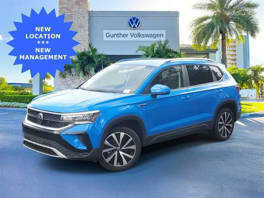 2023 Volkswagen Taos SE photo 1