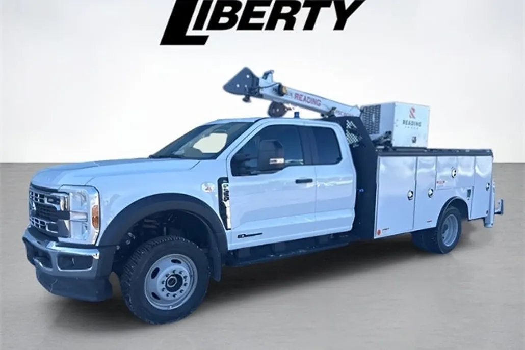 2024 Ford F-550 photo 1