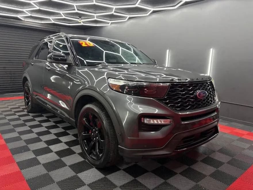 2020 Ford Explorer ST photo 1