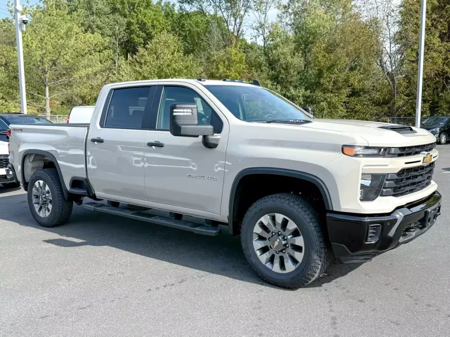 2026 Chevrolet Silverado 2500HD Custom photo 1
