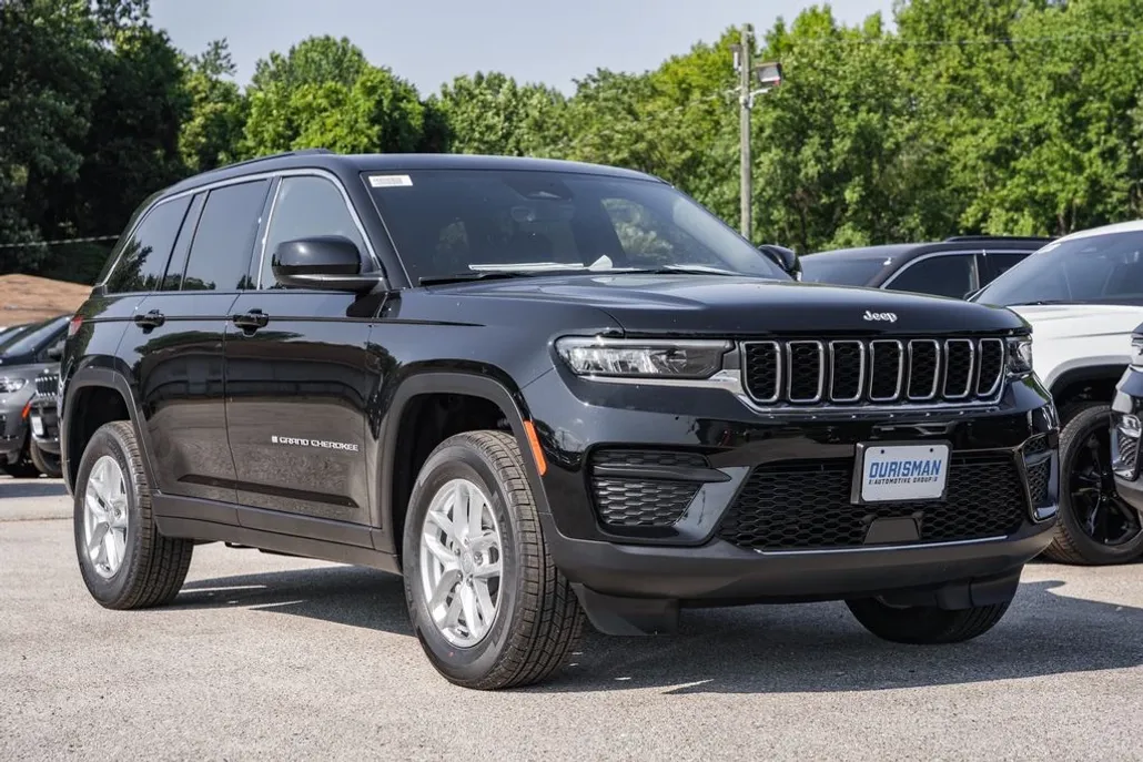 2025 Jeep Grand Cherokee Laredo photo 1