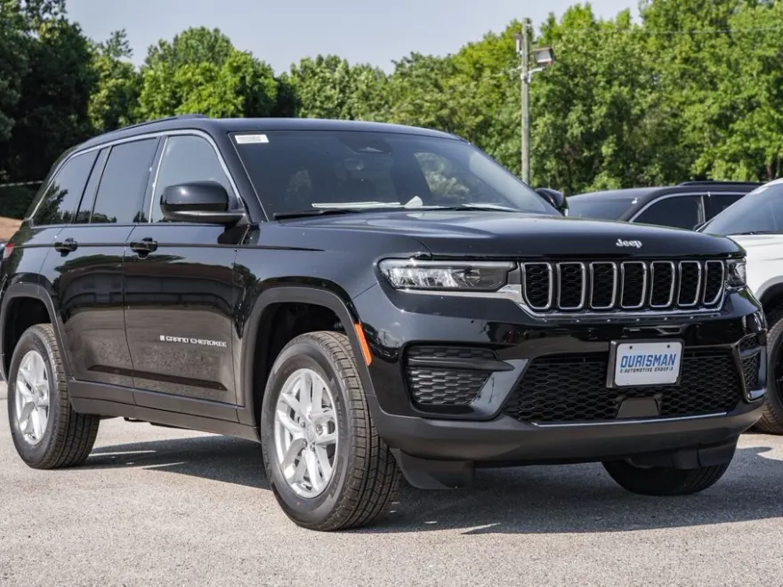 2025 Jeep Grand Cherokee Laredo photo 1